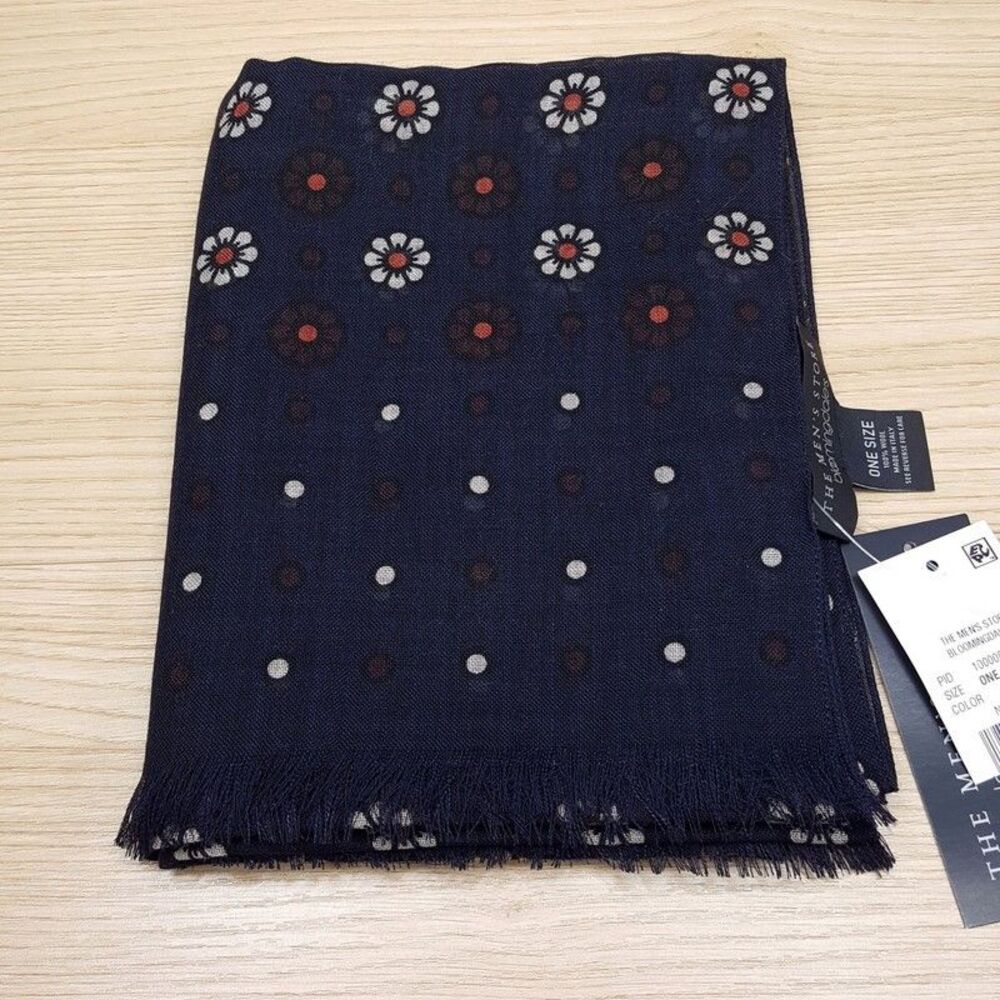 BLOOMINGDALES Mens Store Scarf Navy 100% Wool Floral Medallion Lightweight $198